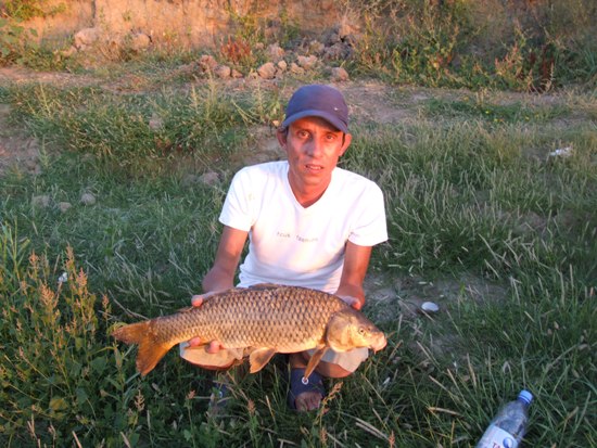 URAL NEHRİNDE SAZAN AVI